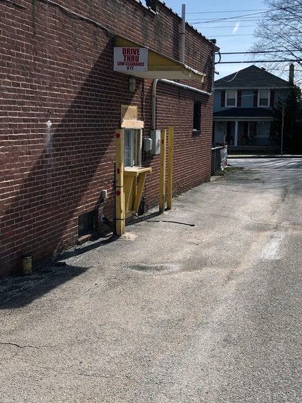 More Photos Of 3186 N George St, Emigsville Restaurant For Sale