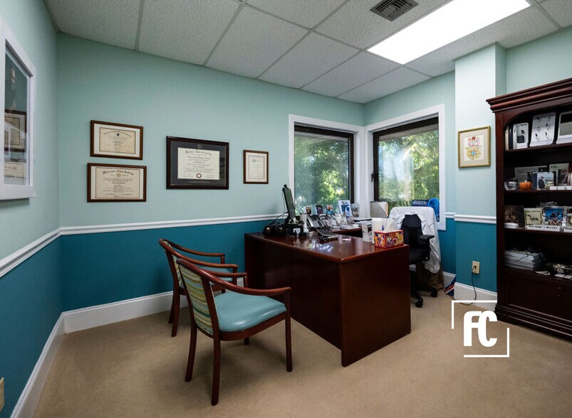 More Photos Of 3601 SE Ocean Blvd, Sewalls Point Office For Sale