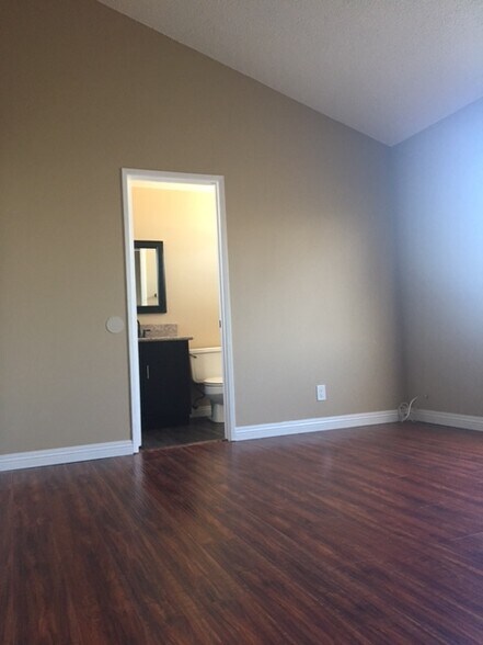 More Photos Of 16015 Halldale Ave, Gardena Multifamily For Sale