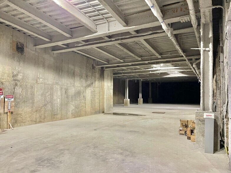 More Photos Of 251-73 Jericho Tpke, Bellerose Office For Sale