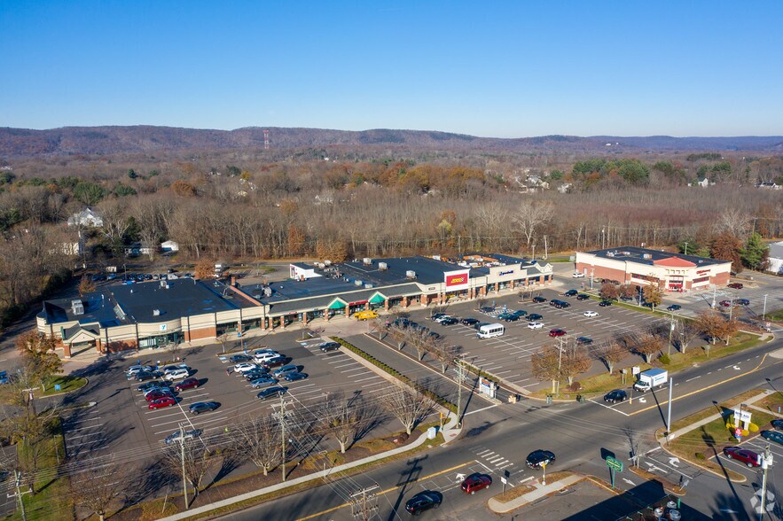 More Photos Of 901-1001 S Main St, Cheshire Unknown For Lease