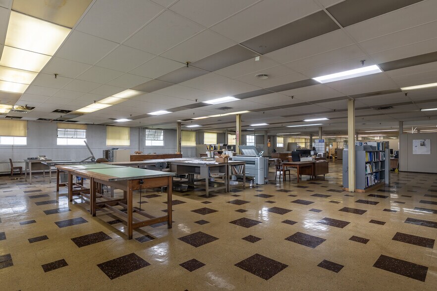 More Photos Of 24000 Lakeland Blvd, Euclid Manufacturing For Sale