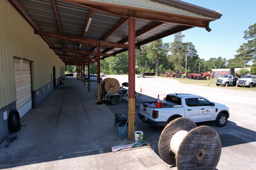 More Photos Of 1500 N Longstreet St, Kingstree Light Distribution For Sale