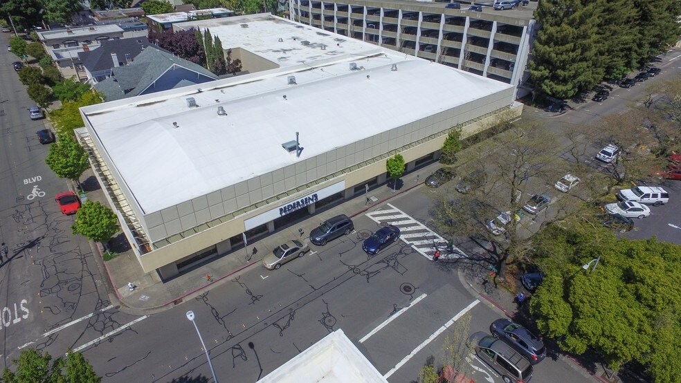 More Photos Of 707 5th St, Santa Rosa Freestanding For Lease