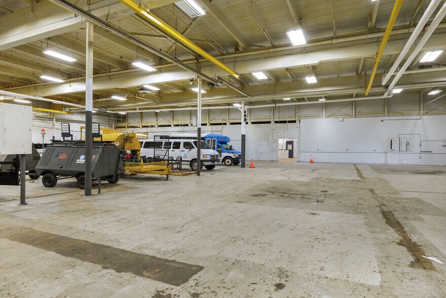 More Photos Of 3220 100th St SW, Everett Distribution For Lease