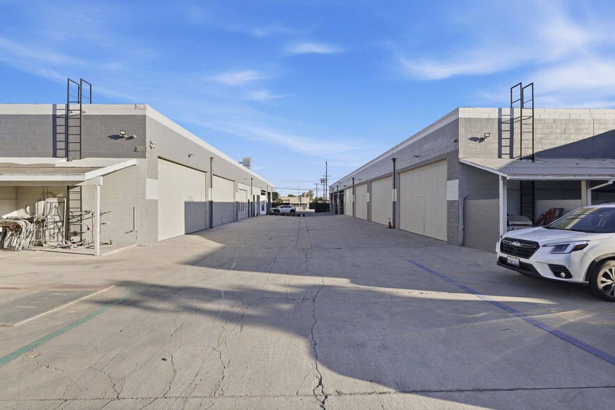 More Photos Of 11027-11031 Sherman Way, Sun Valley Auto Repair For Sale