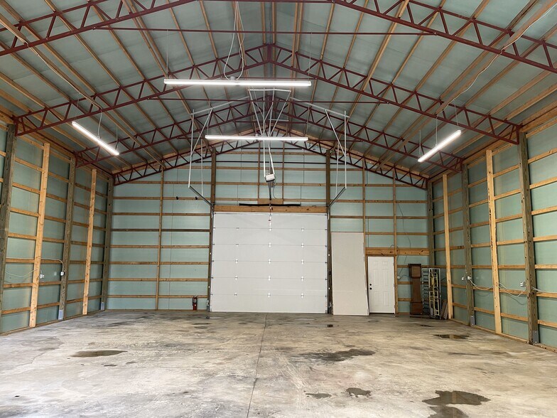 More Photos Of 21319 N Preston Hwy, Bruceton Mills Flex For Sale