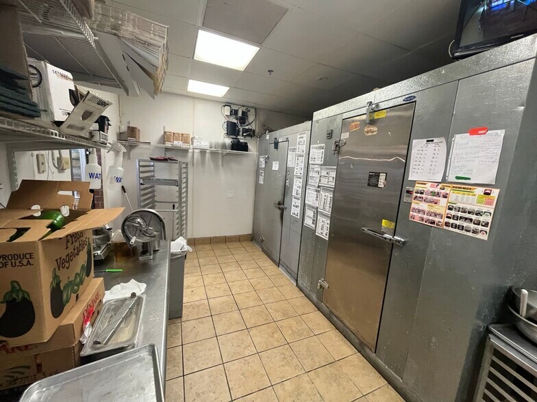 More Photos Of 954 E Altamonte Dr, Altamonte Springs Restaurant For Lease