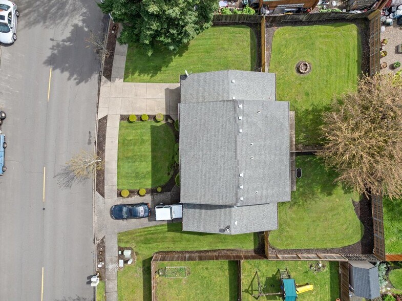 More Photos Of 2034 SW Fellows St, McMinnville Multifamily For Sale