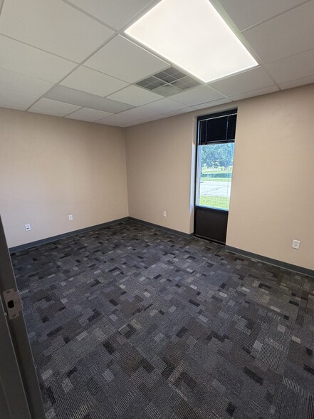 More Photos Of 3300 Commodity Ln, Green Bay Manufacturing For Lease