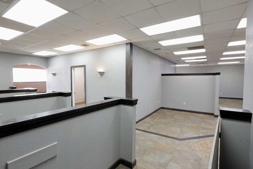 More Photos Of 2110 W Cameron St, Eau Claire Storefront For Sale