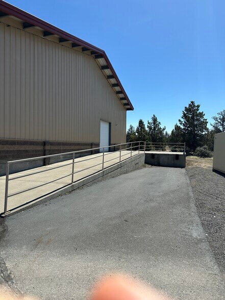 More Photos Of 3048 SW High Desert Dr, Prineville Warehouse For Lease
