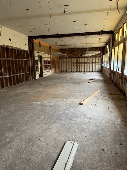 More Photos Of 642 S Main St, Central Square Office Residential For Lease