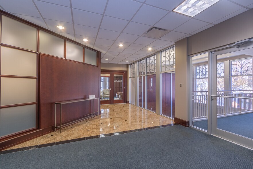 More Photos Of 129 N Main St, Anderson Office For Lease