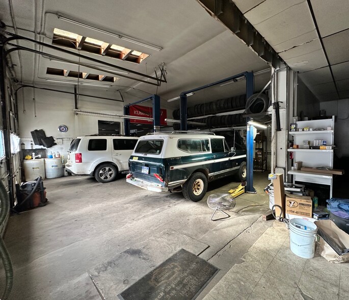 More Photos Of 3022 Evergreen Pky, Evergreen Freestanding For Sale