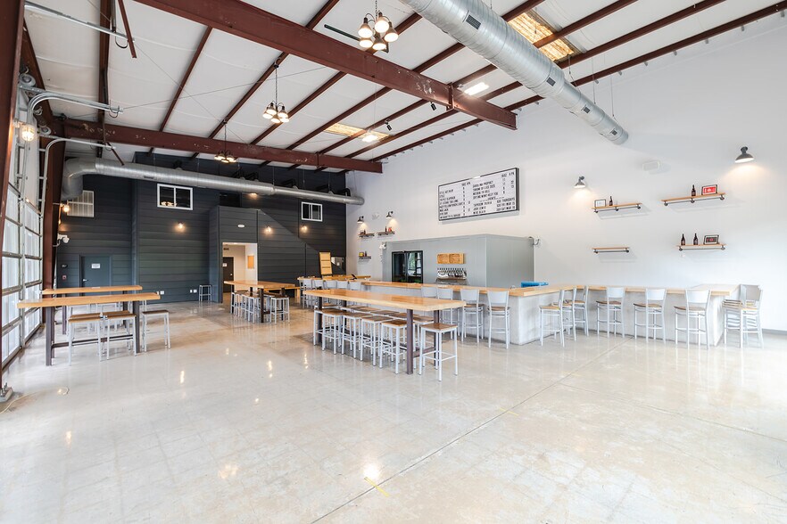 More Photos Of 110 Greenfield St, Wilmington General Retail For Sale