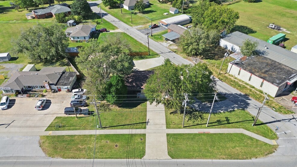 More Photos Of 601 S Cherokee St, Catoosa Office For Sale