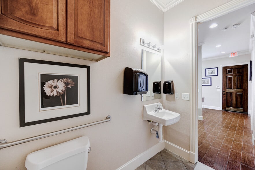 More Photos Of 1836 Snake River Rd, Katy Office Residential For Sale