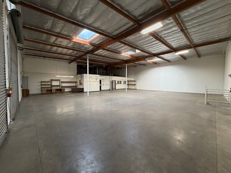 More Photos Of 18320 Bedford Cir, City of Industry Warehouse For Lease