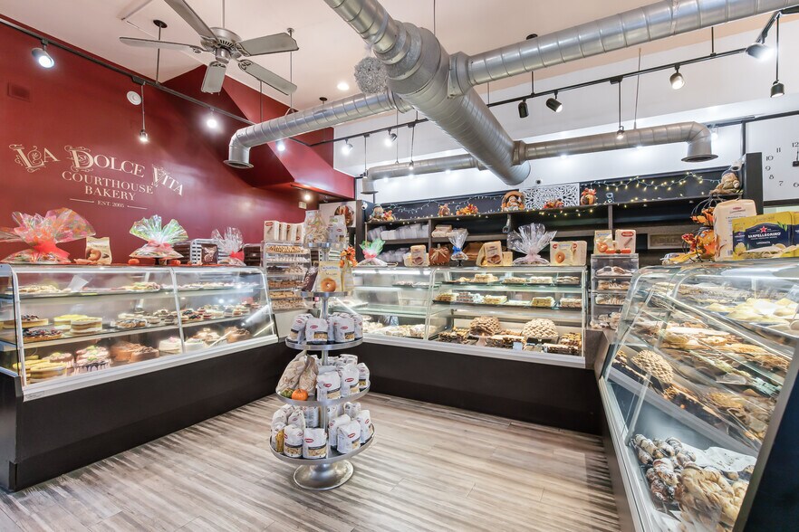 More Photos Of 9 N Duke St, Lancaster General Retail For Sale