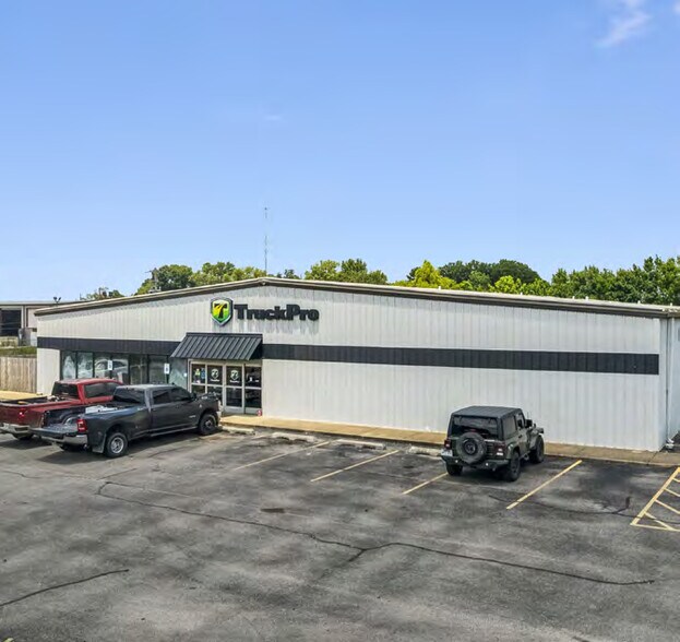 More Photos Of 3762 Highway 82 W, Leland Freestanding For Sale
