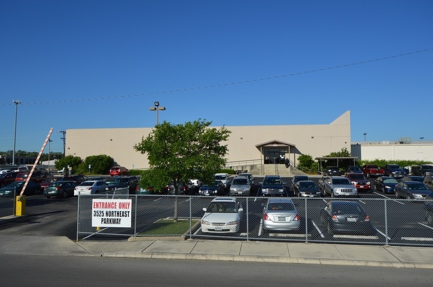More Photos Of 1500-1532 Austin Hwy, San Antonio Unknown For Lease