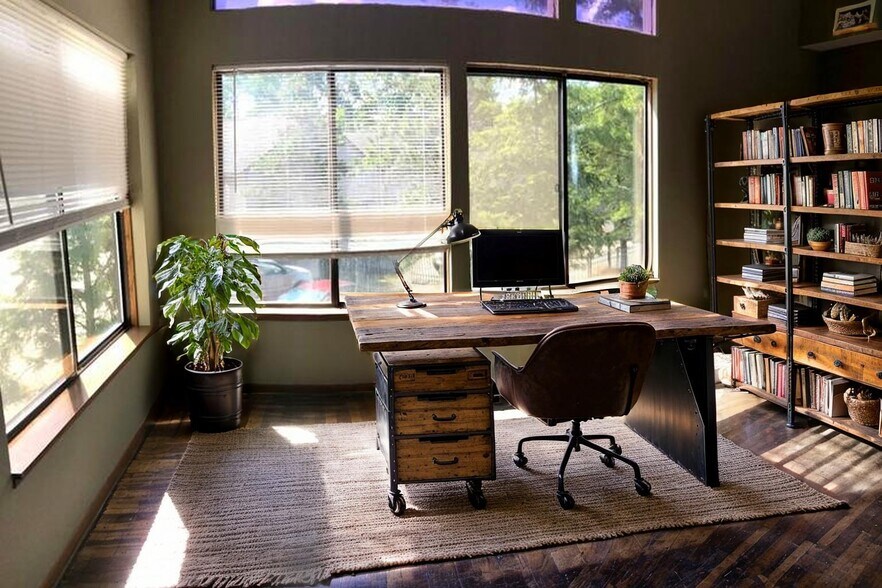 Primary Photo Of 1660 Akron Peninsula Rd, Akron Office For Lease