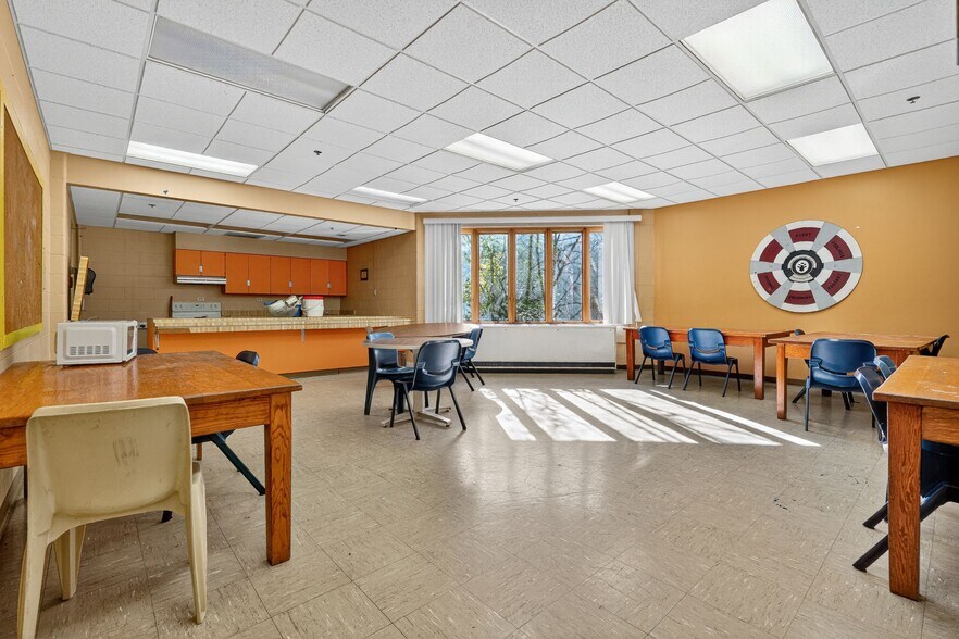 More Photos Of 1918 Mechanicsburg Rd, Springfield Rehabilitation Center For Sale