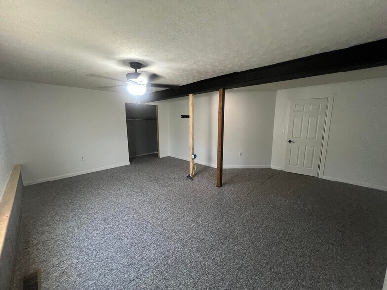 More Photos Of 380 S Main St, De Graff Light Manufacturing For Sale