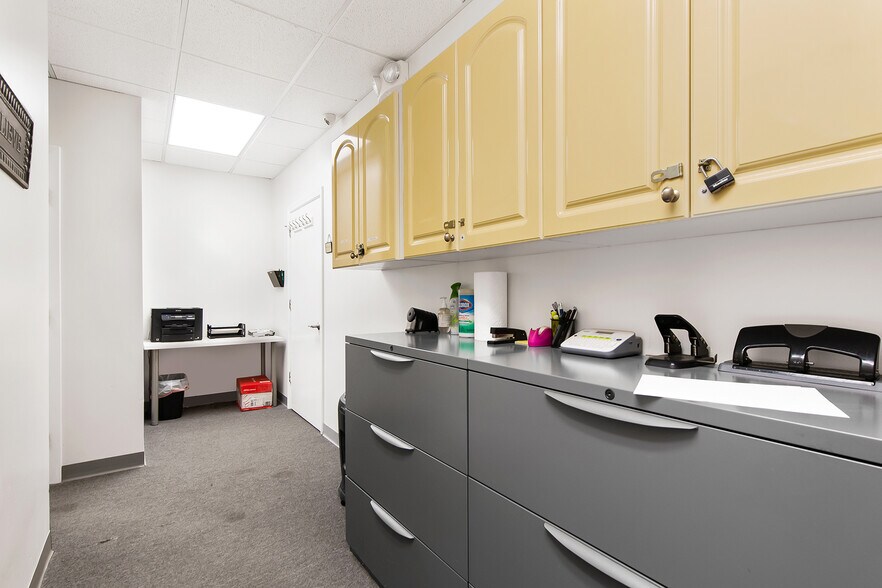 More Photos Of 1100 W Oakland Park Blvd, Wilton Manors Industrial For Lease