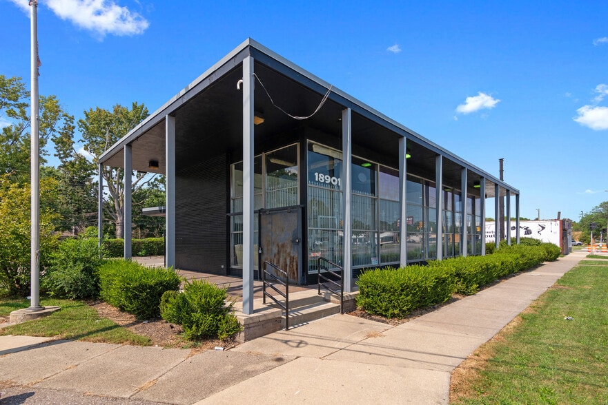More Photos Of 18901 Kelly Rd, Detroit Bank For Sale