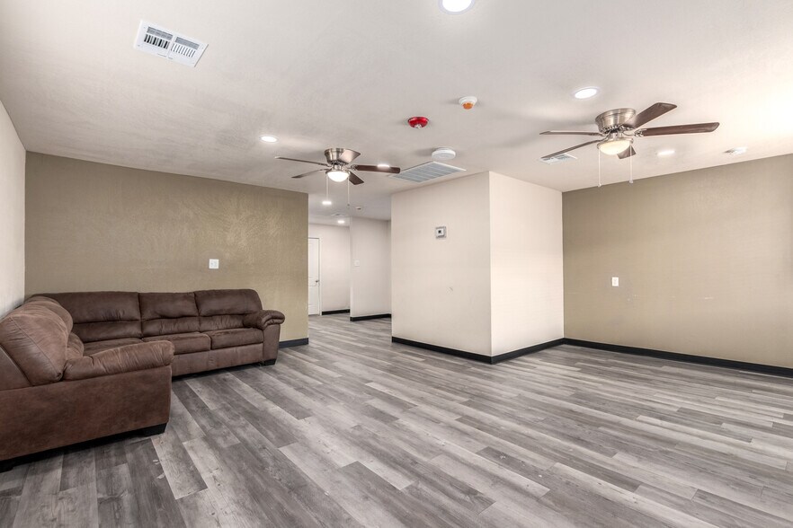 More Photos Of 6632 S 22nd St, Phoenix Assisted Living For Sale