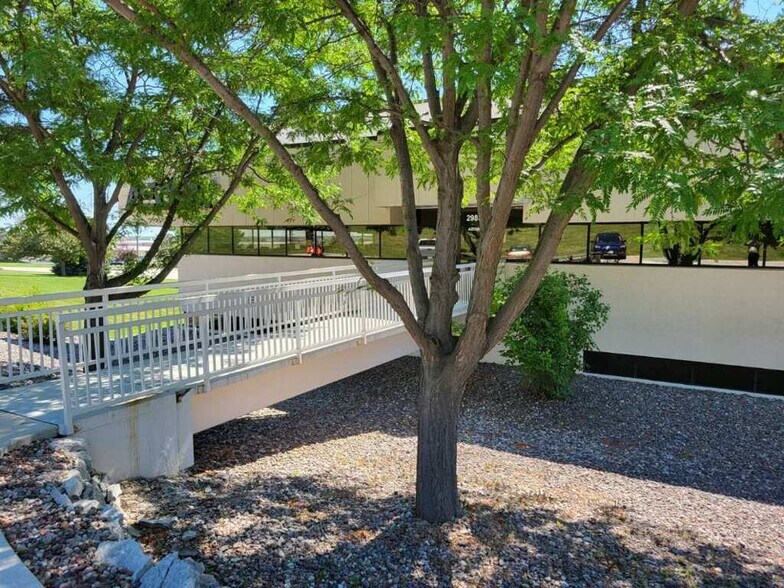 More Photos Of 2985 S Ridge Rd, Green Bay Medical For Lease