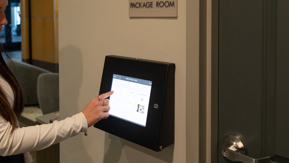 More Photos Of 670 Downey Green, Hampton Apartments For Sale