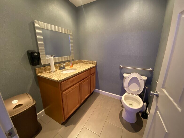 More Photos Of 4540 14th St W, Bradenton Storefront Retail Office For Sale