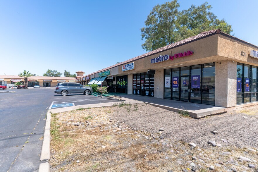 More Photos Of 4220 W Northern Ave, Phoenix General Retail For Lease