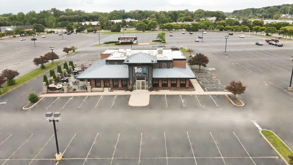 Primary Photo Of 3423 Winton Pl, Henrietta Restaurant For Lease