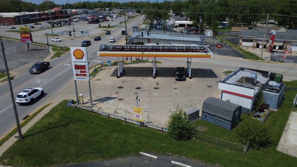 More Photos Of 843 N Main St, Monticello Service Station For Sale