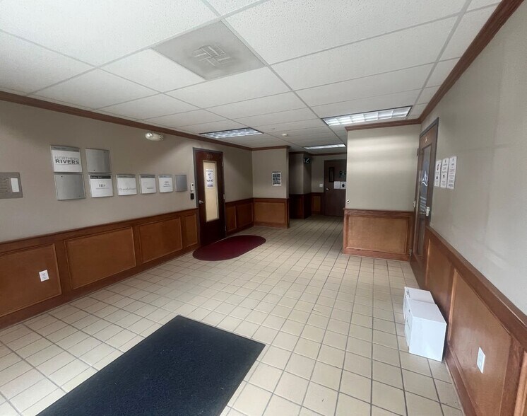More Photos Of 375 Bay Rd, Queensbury Medical For Lease