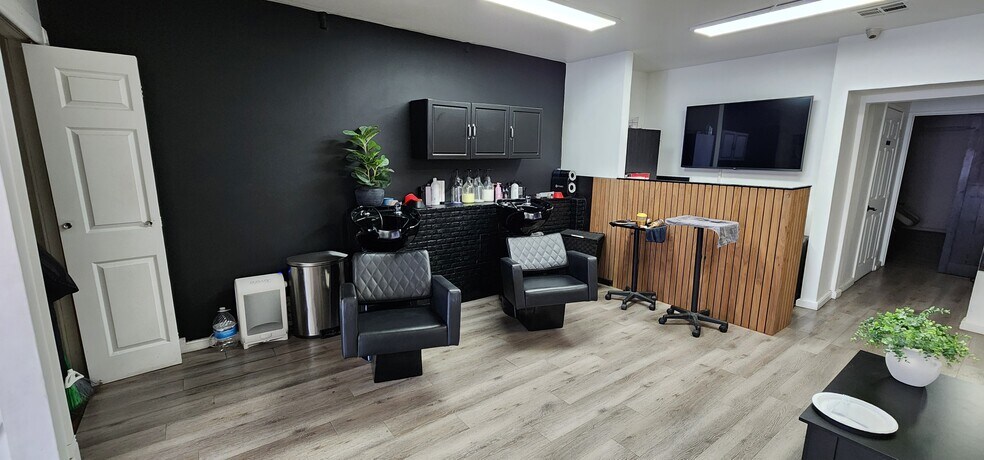 More Photos Of 6623 San Fernando Rd, Glendale Storefront Retail Office For Sale