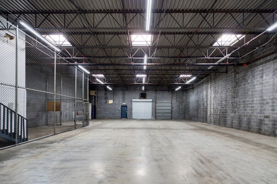 More Photos Of 125 Park Access Dr, Lawrenceville Showroom For Sale