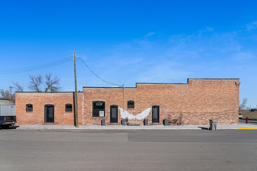 More Photos Of 320 Railway Ave, Granum Restaurant For Lease