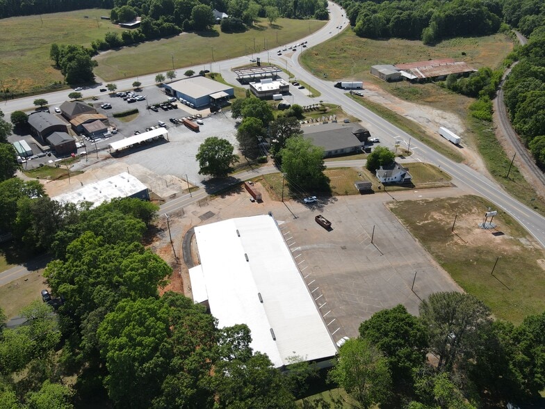 More Photos Of 202 Highway 29 Byp N, Anderson Mixed Retail For Lease