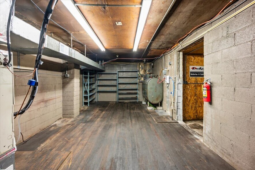 More Photos Of 101 Rock Cliff Dr, Martinsburg Auto Repair For Sale