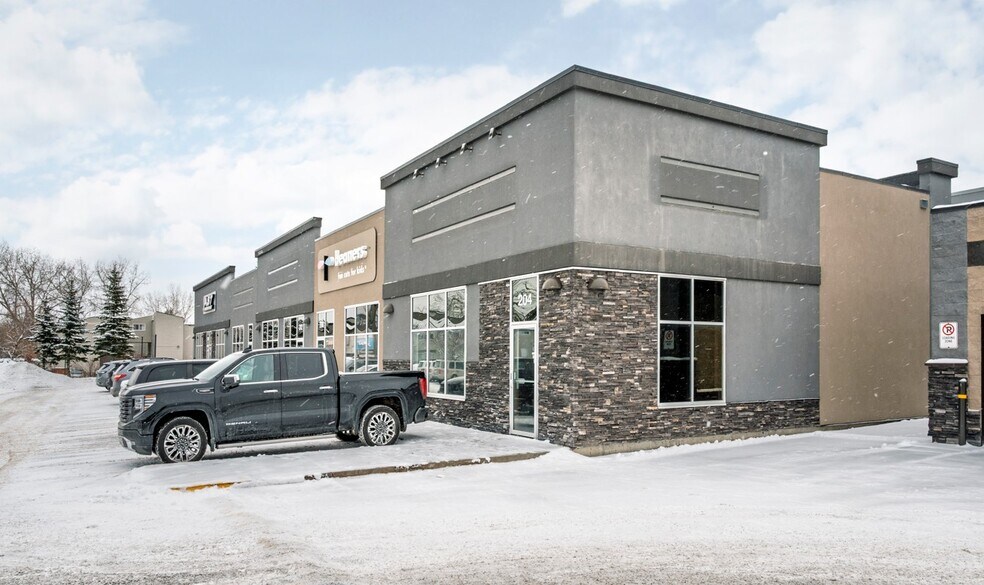 More Photos Of 9950 Macleod Trl SE, Calgary Freestanding For Lease