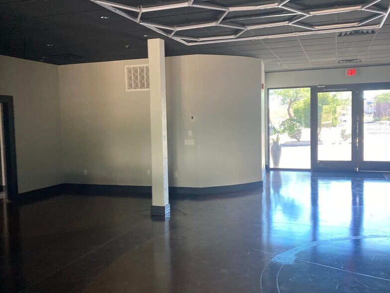More Photos Of 16853 E Palisades Blvd, Fountain Hills Office For Lease