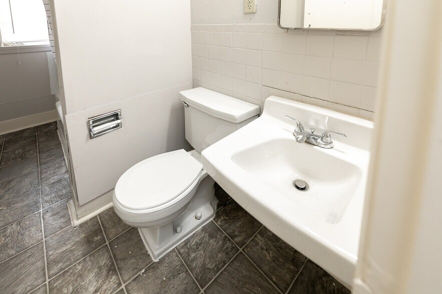 More Photos Of 1515 Madison Ave, Memphis Apartments For Sale