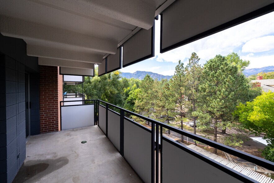 More Photos Of 107 W Cheyenne Rd, Colorado Springs Apartments For Sale