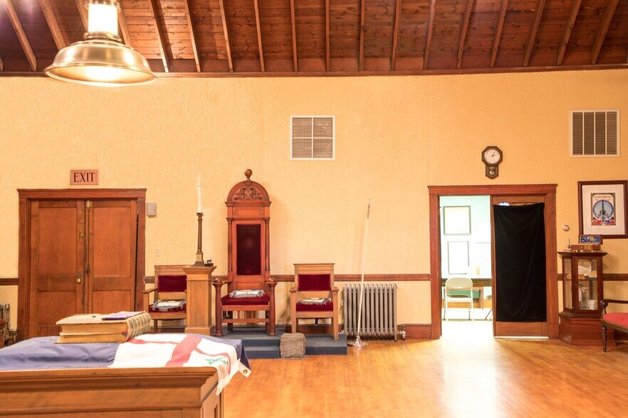 More Photos Of 125 Highland Ave, Somerville Religious Facility For Lease