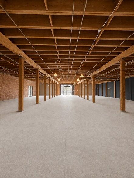 More Photos Of 1101-1135 E 5th St, Los Angeles Warehouse For Lease